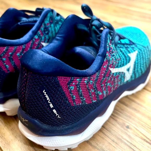 Mizuno Women’s Wave Sky Waveknit 3 Running shoe, ceramic white, size 7.5B - Picture 1 of 4